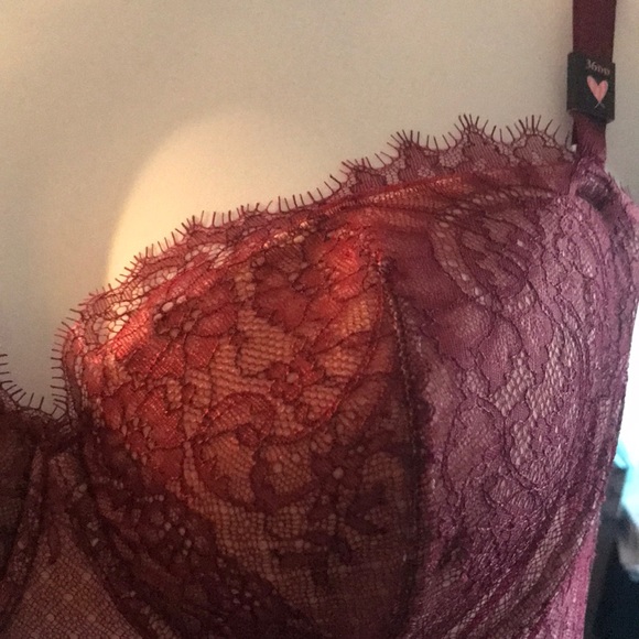 VS Dream Angles long lined strapless red lace bra - Picture 3 of 5